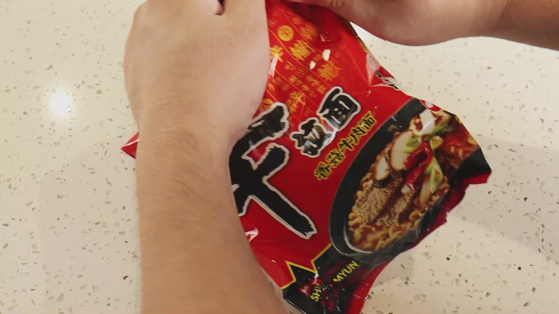 Load video: NEO CUCINA Smart Instant Ramen Cooker Turn Any Counter Into a Hot-Food Station